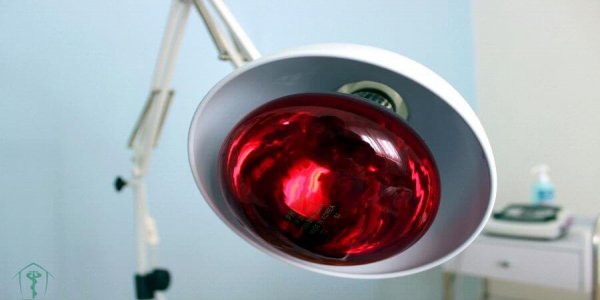 Φορητή λάμπα υπέρυθρης ακτινοβολίας για κατ' οίκον θεραπείες
